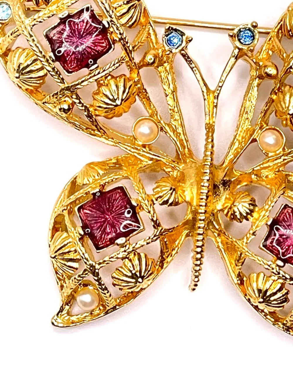 Vintage Avon Signed 70's 80's Gold Tone Butterfly Pin brooch